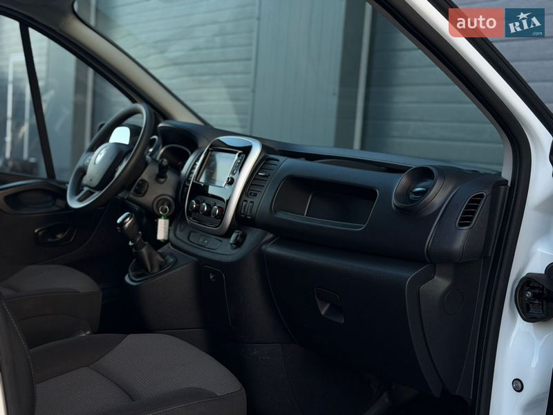 Вантажний фургон Renault Trafic 2020 в Дубні