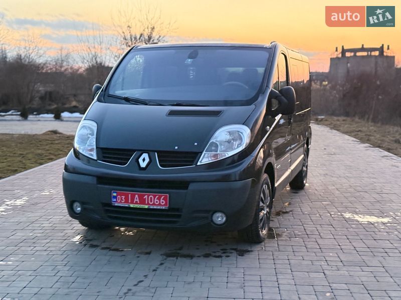 Минивэн Renault Trafic 2009 в Ровно