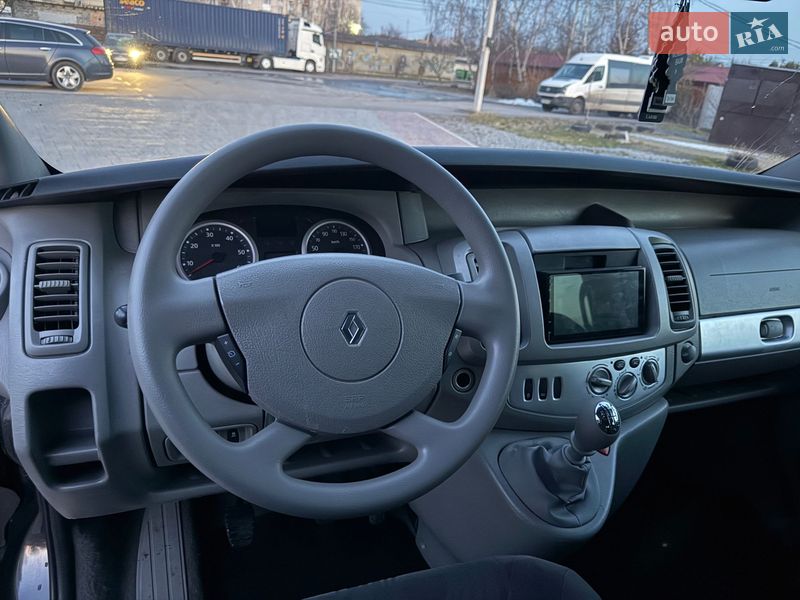 Минивэн Renault Trafic 2009 в Ровно