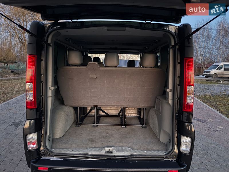 Минивэн Renault Trafic 2009 в Ровно