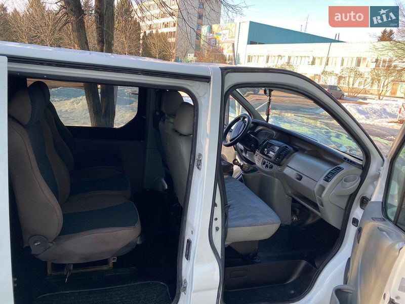 Мінівен Renault Trafic 2004 в Житомирі