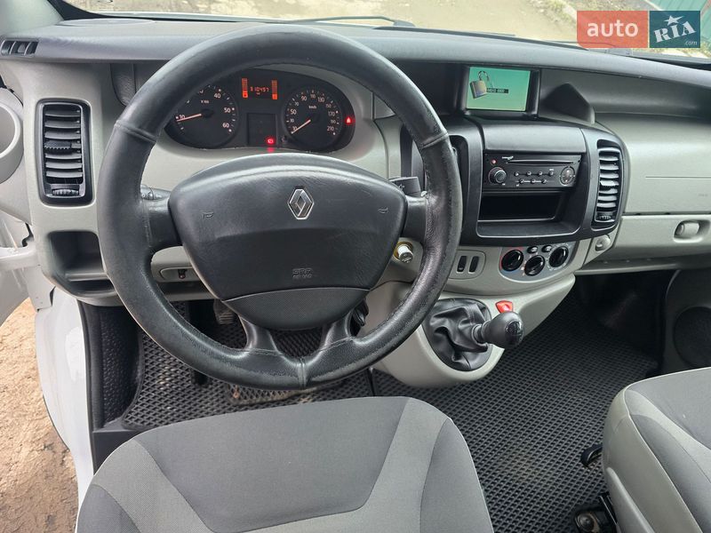 Мінівен Renault Trafic 2008 в Запоріжжі