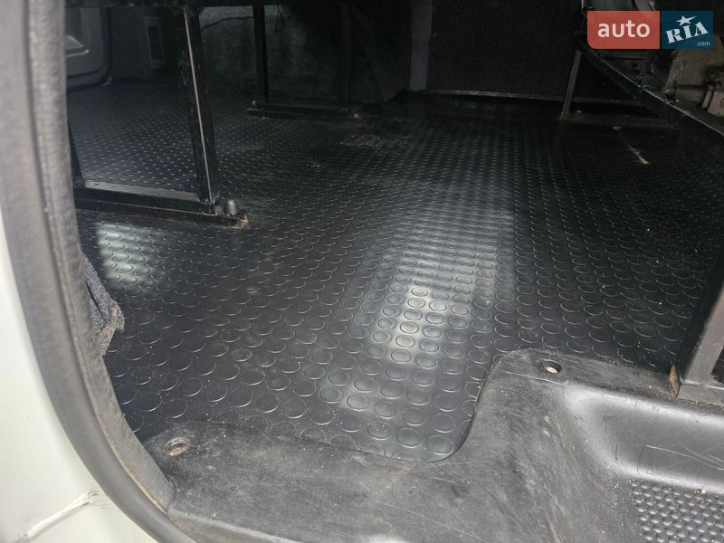 Мінівен Renault Trafic 2008 в Запоріжжі