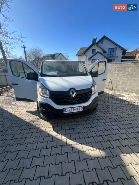 Вантажний фургон Renault Trafic 2017 в Львові