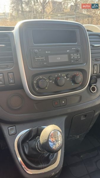 Грузовой фургон Renault Trafic 2017 в Львове