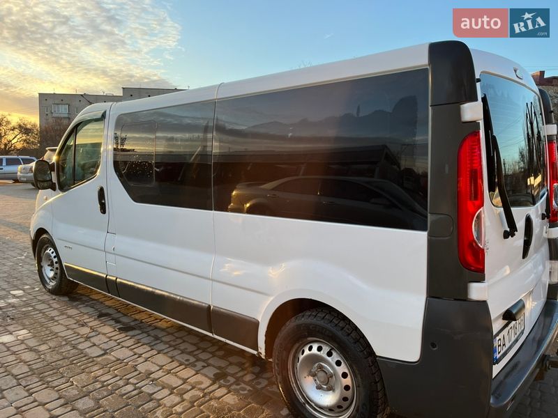 Мінівен Renault Trafic 2008 в Кропивницькому