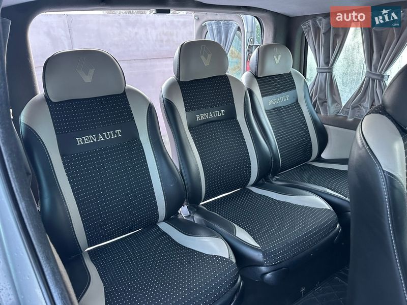 Минивэн Renault Trafic 2007 в Делятине