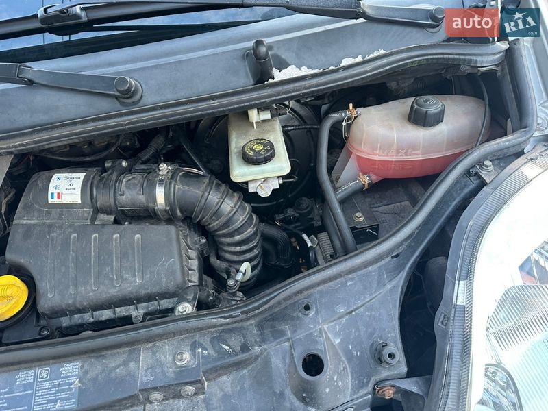 Минивэн Renault Trafic 2007 в Делятине