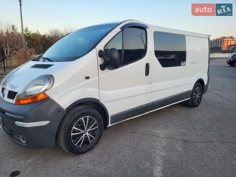 Мінівен Renault Trafic 2004 в Хмельницькому