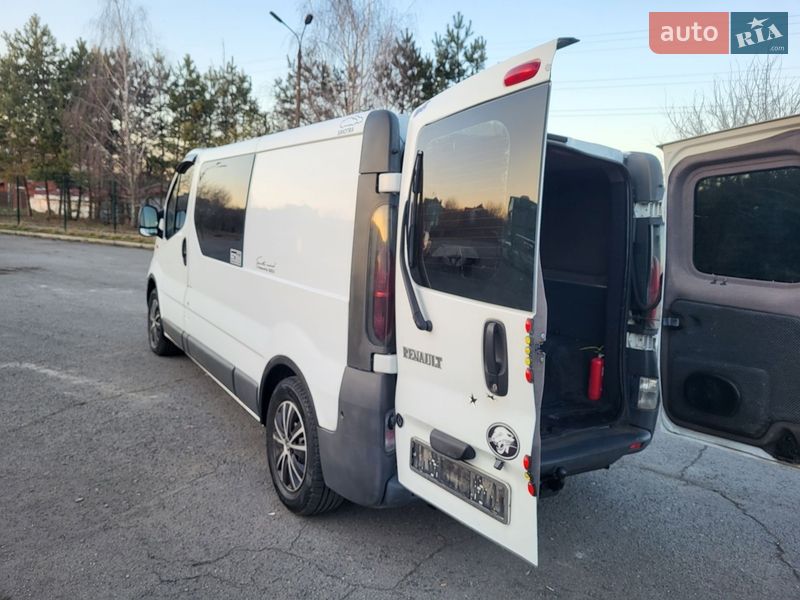Мінівен Renault Trafic 2004 в Хмельницькому