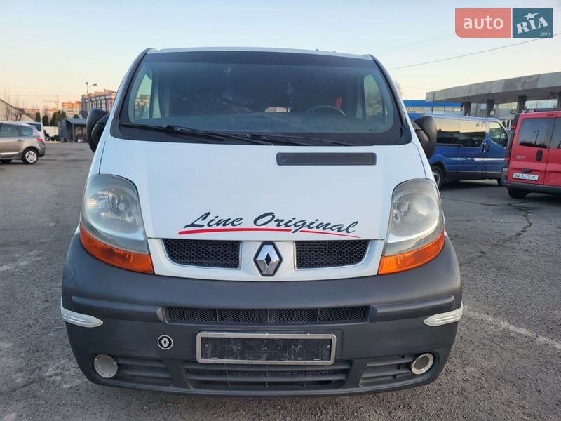 Мінівен Renault Trafic 2004 в Хмельницькому