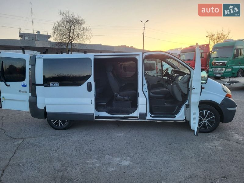 Мінівен Renault Trafic 2004 в Хмельницькому