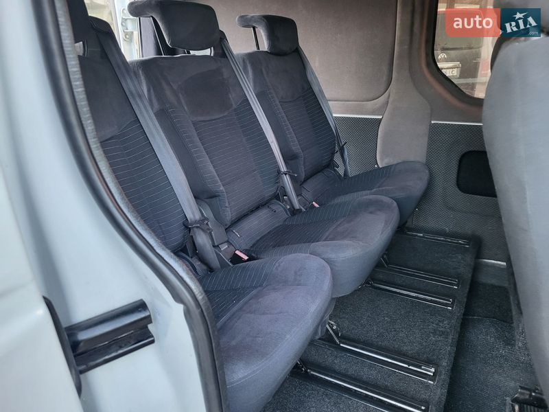 Мінівен Renault Trafic 2004 в Хмельницькому