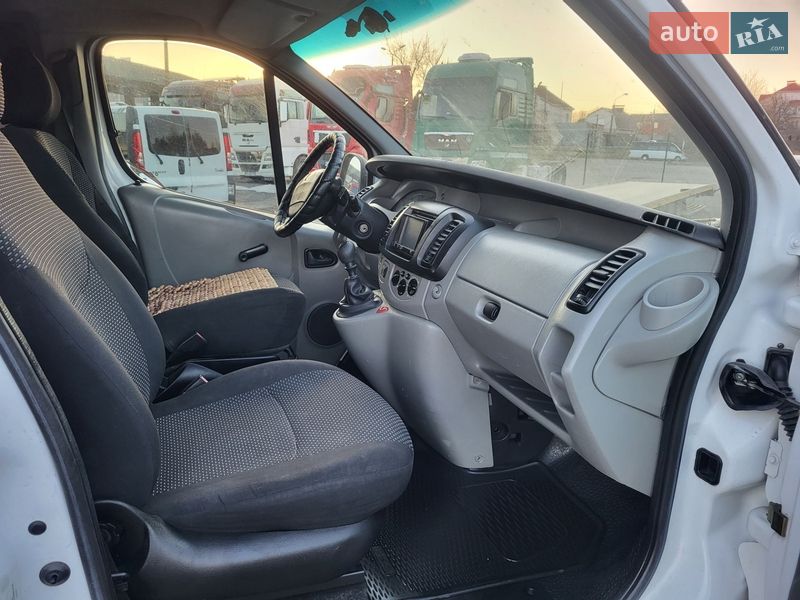 Мінівен Renault Trafic 2004 в Хмельницькому