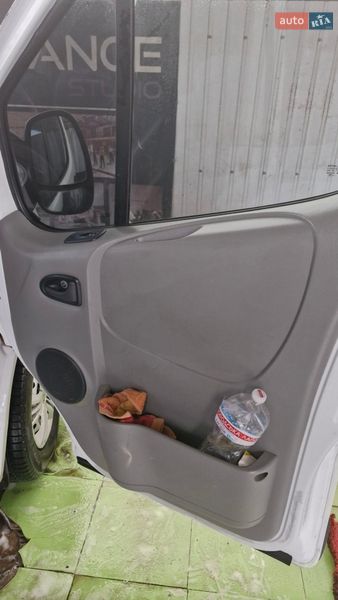 Минивэн Renault Trafic 2006 в Мерефа