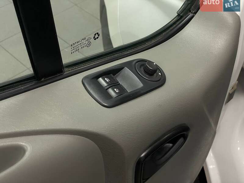 Вантажний фургон Renault Trafic 2012 в Києві