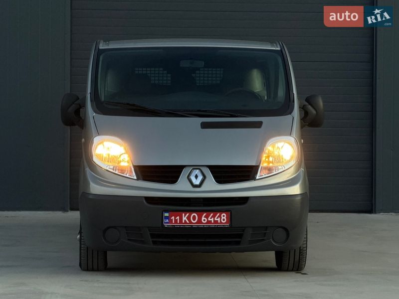 Вантажопасажирський фургон Renault Trafic 2012 в Дубні