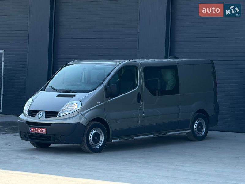 Вантажопасажирський фургон Renault Trafic 2012 в Дубні