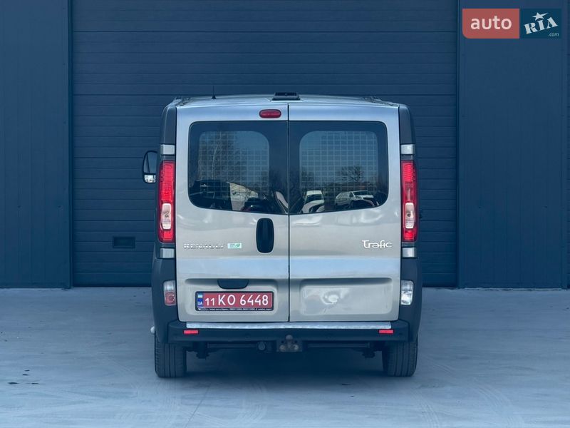 Вантажопасажирський фургон Renault Trafic 2012 в Дубні