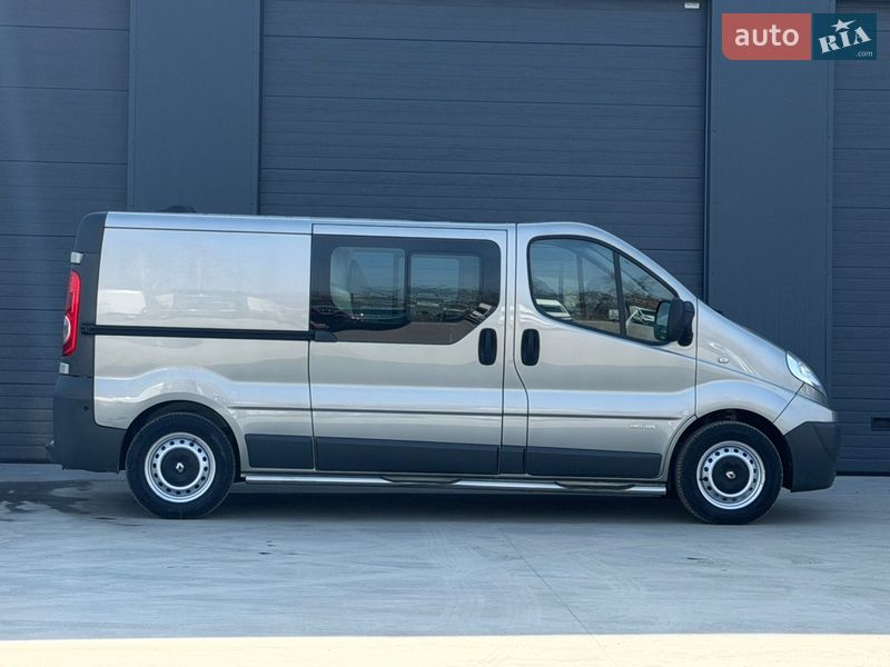 Вантажопасажирський фургон Renault Trafic 2012 в Дубні