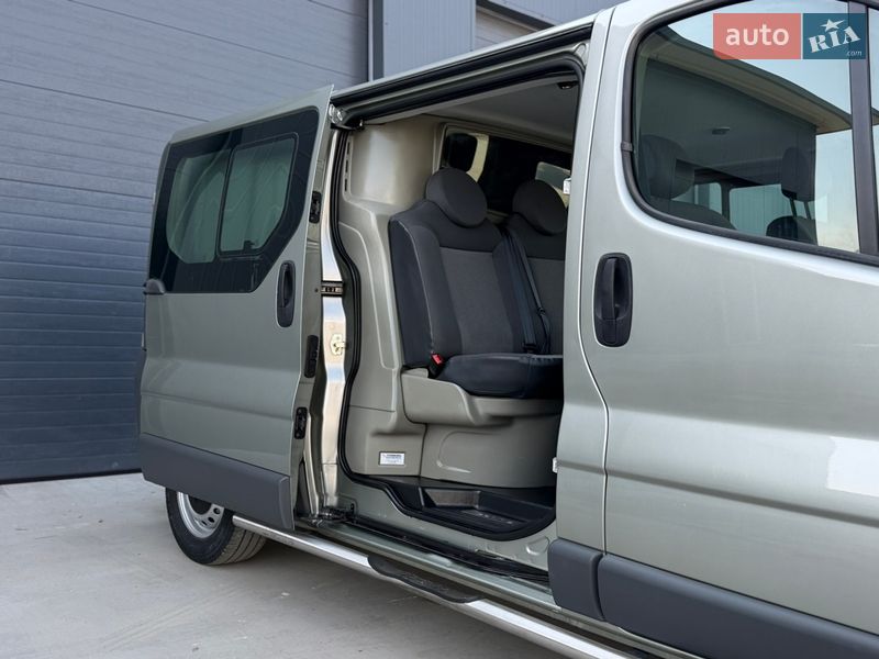 Вантажопасажирський фургон Renault Trafic 2012 в Дубні
