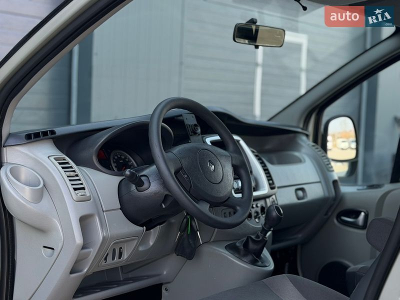 Вантажопасажирський фургон Renault Trafic 2012 в Дубні