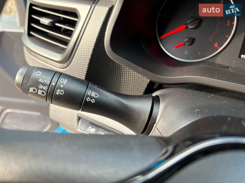 Грузовой фургон Renault Trafic 2022 в Киеве