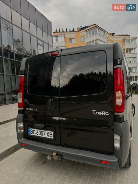 Минивэн Renault Trafic 2008 в Новояворовске