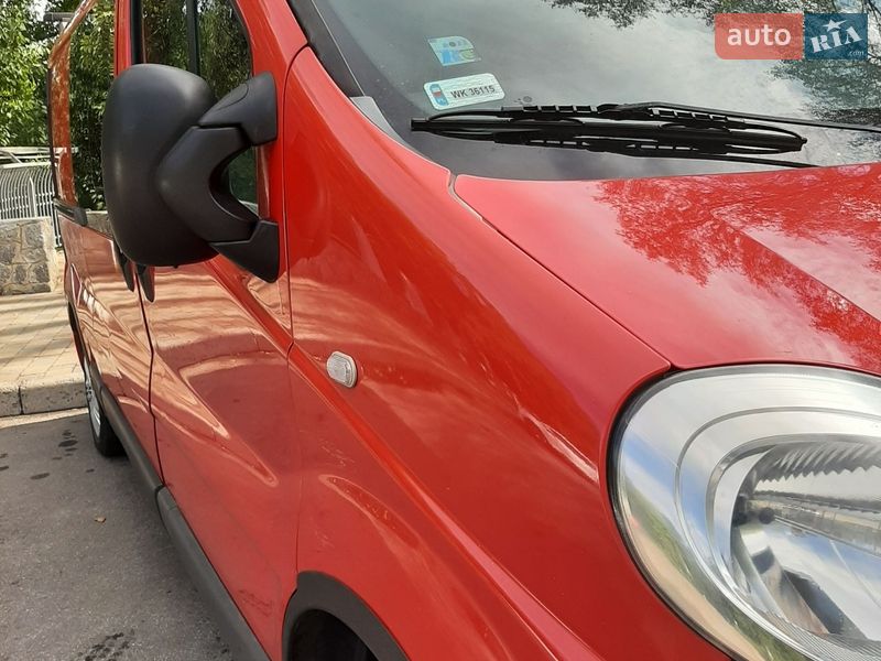 Грузопассажирский фургон Renault Trafic 2010 в Полтаве
