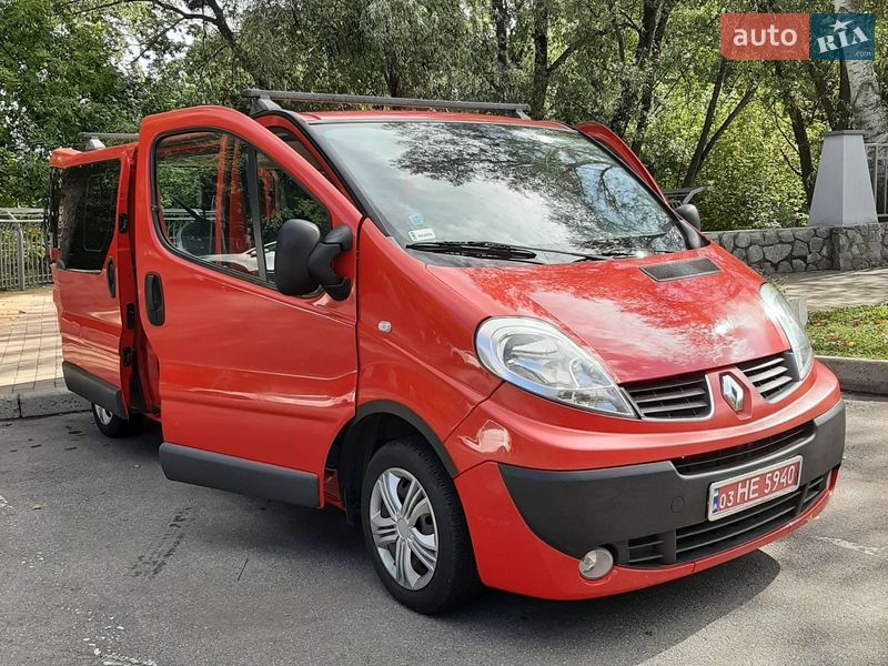 Грузопассажирский фургон Renault Trafic 2010 в Полтаве