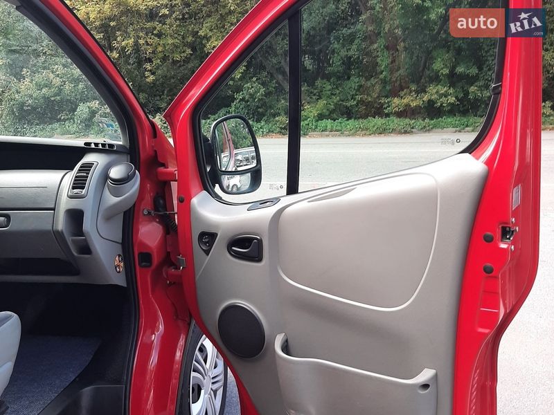 Грузопассажирский фургон Renault Trafic 2010 в Полтаве