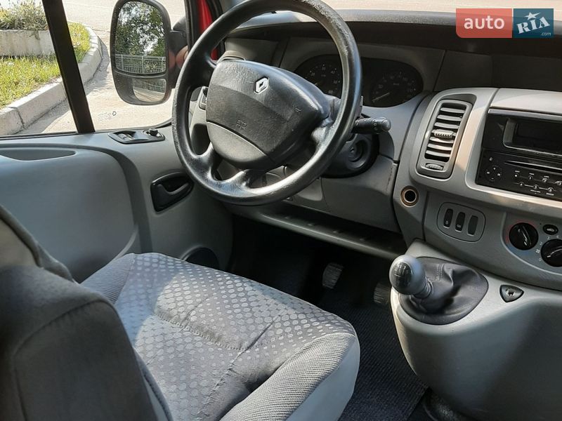 Грузопассажирский фургон Renault Trafic 2010 в Полтаве