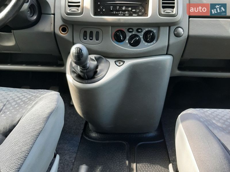 Грузопассажирский фургон Renault Trafic 2010 в Полтаве