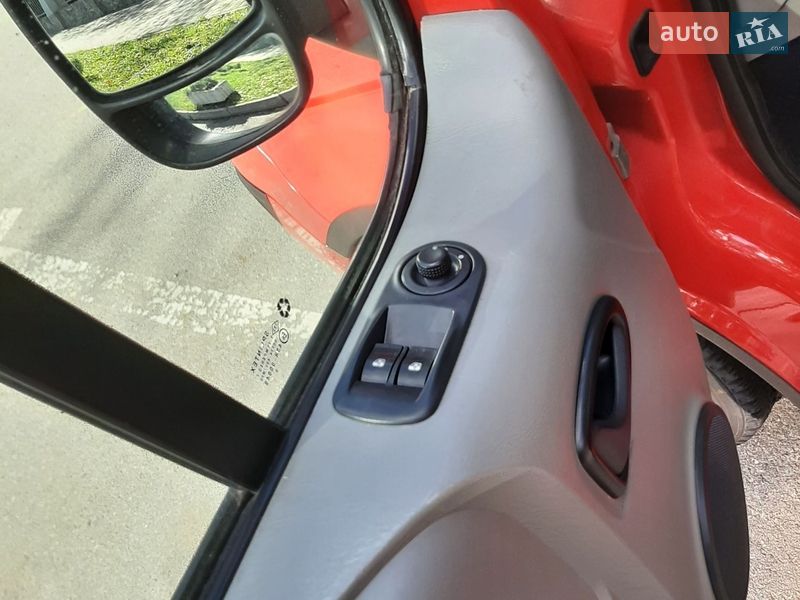 Грузопассажирский фургон Renault Trafic 2010 в Полтаве