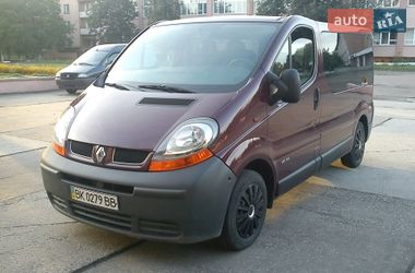 Минивэн Renault Trafic 2004 в Сарнах