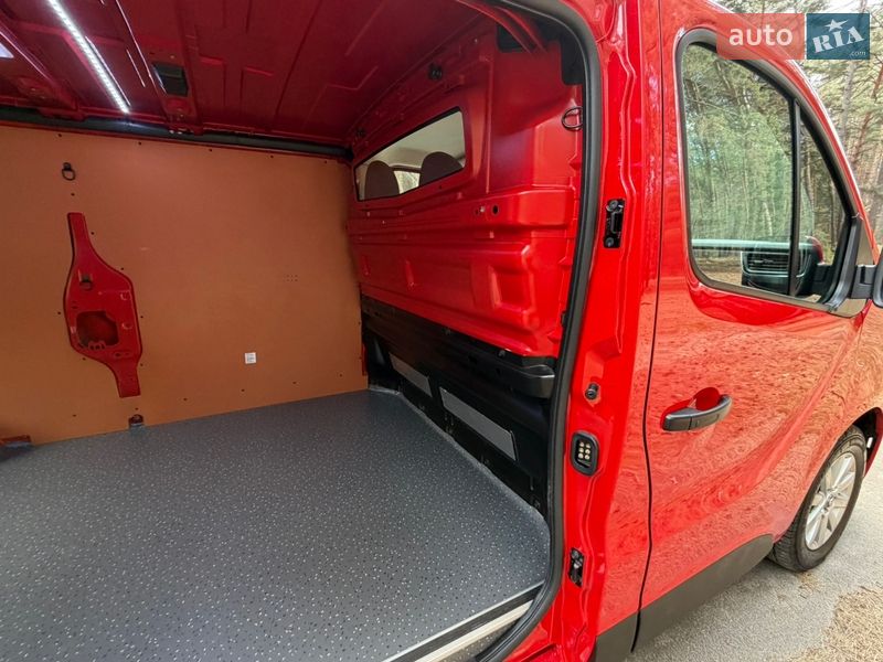 Другие грузовики Renault Trafic 2023 в Киеве
