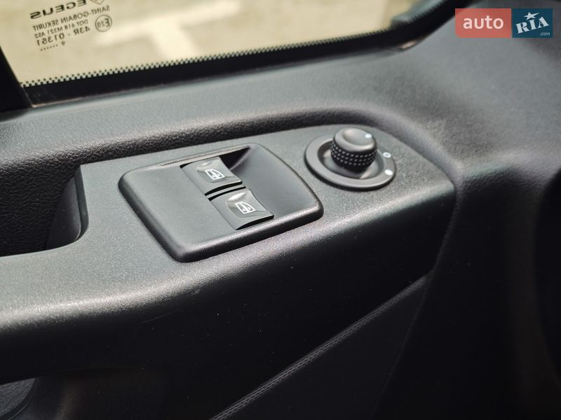 Вантажний фургон Renault Trafic 2020 в Дубні