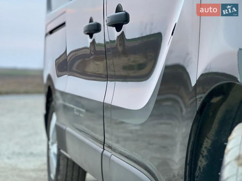 Грузопассажирский фургон Renault Trafic 2016 в Тернополе фото 14 Грузопассажирский фургон Renault Trafic 2016 в Тернополе