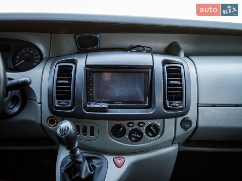 Минивэн Renault Trafic 2007 в Баре фото 22 Минивэн Renault Trafic 2007 в Баре