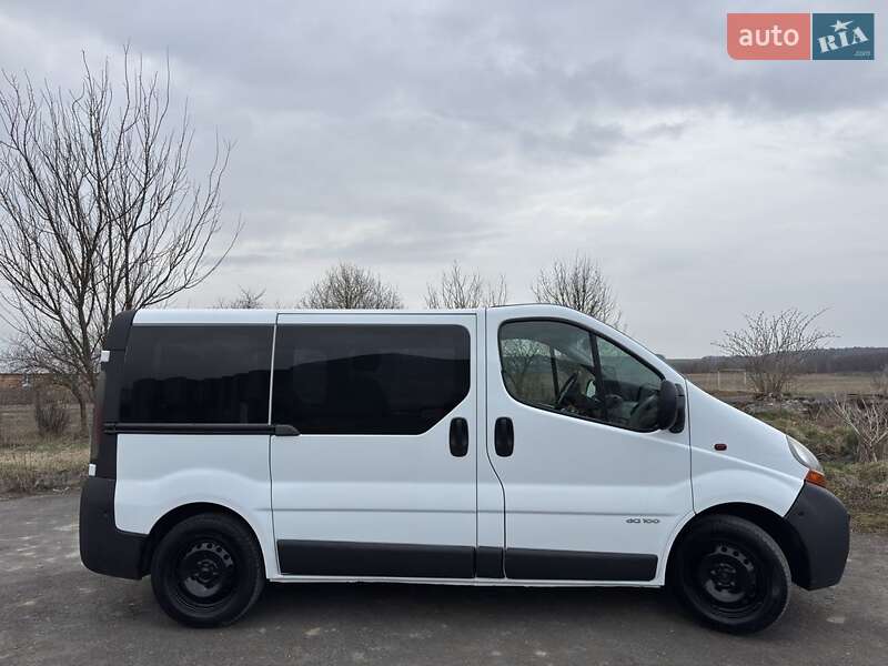 Минивэн Renault Trafic 2004 в Ровно