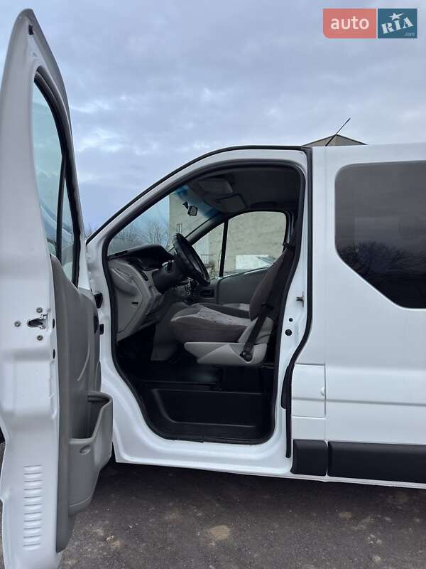 Минивэн Renault Trafic 2004 в Ровно