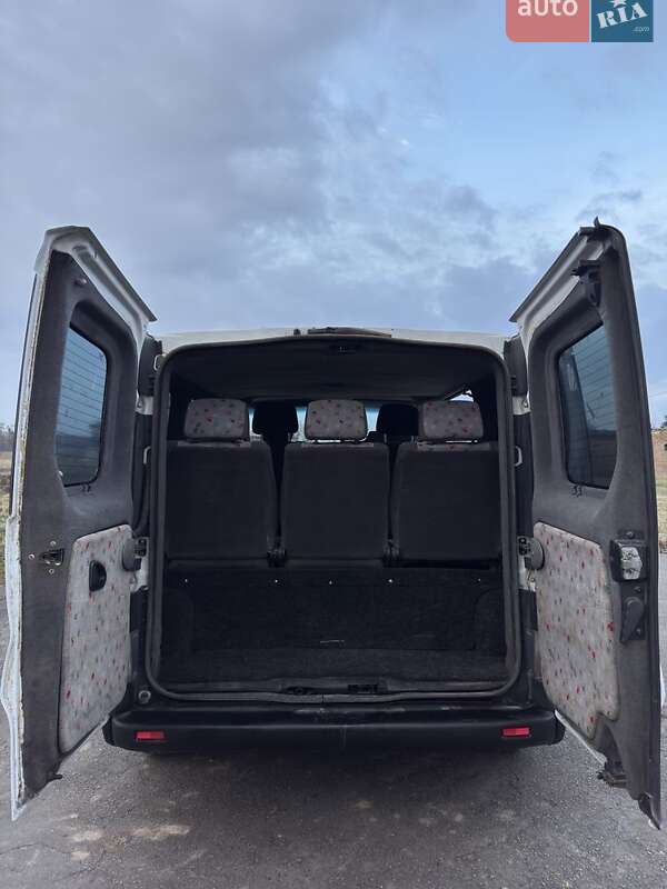 Минивэн Renault Trafic 2004 в Ровно