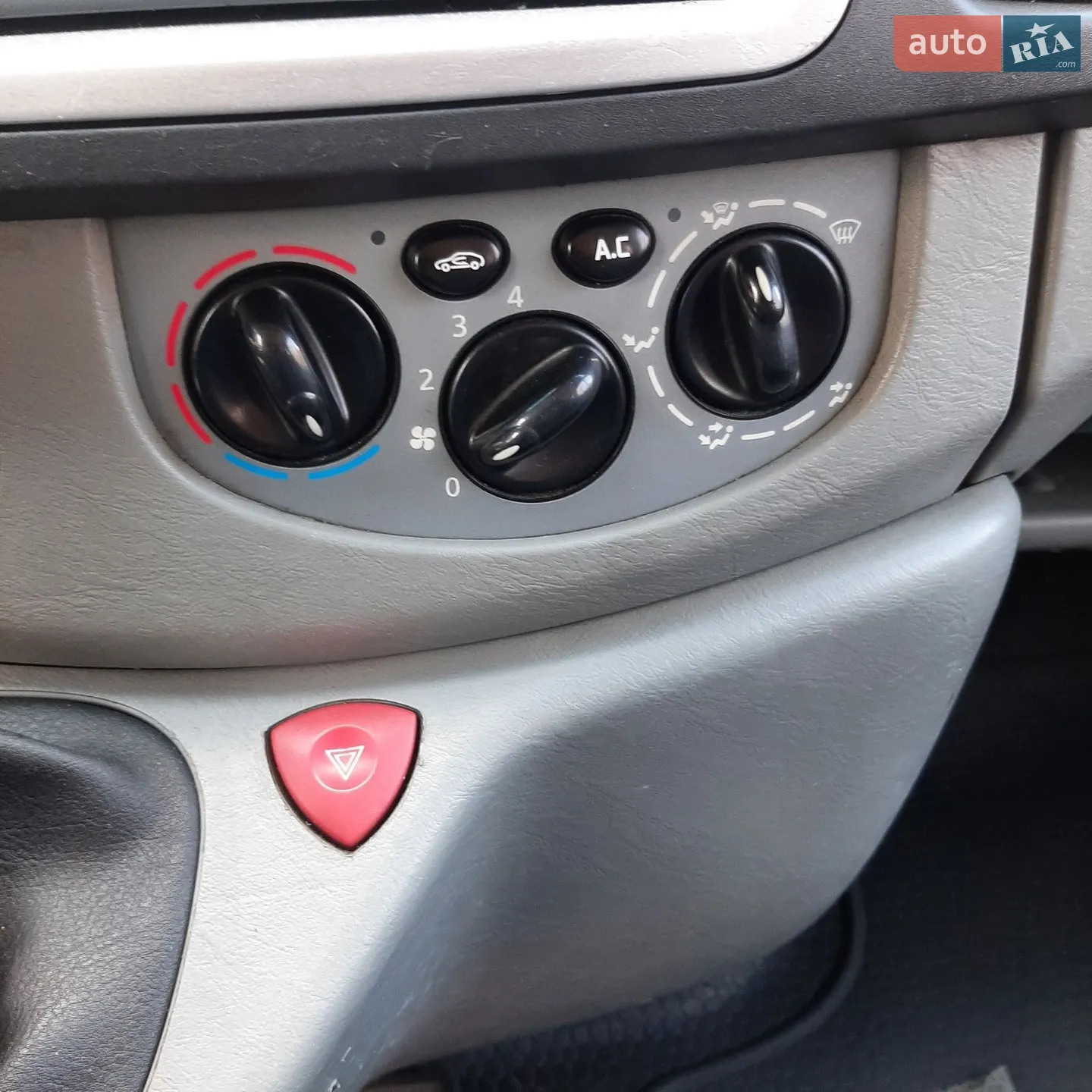 2010 Renault Trafic - мініатюра 61