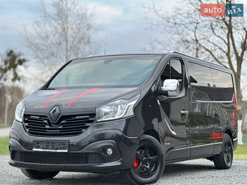 Минивэн Renault Trafic 2016 в Млинове