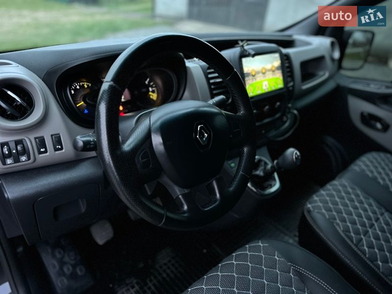 Минивэн Renault Trafic 2016 в Млинове