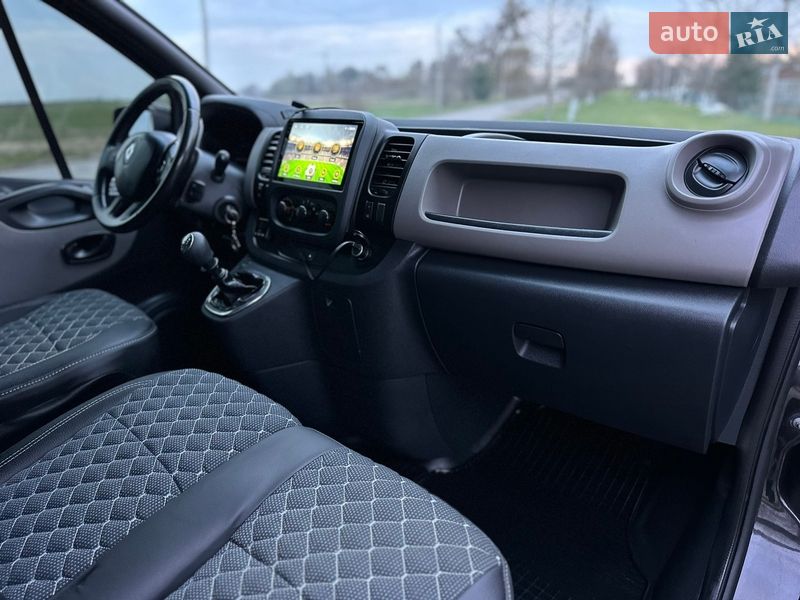 Минивэн Renault Trafic 2016 в Млинове
