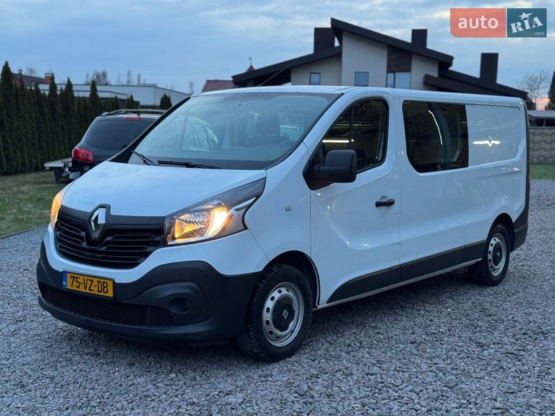 Грузопассажирский фургон Renault Trafic 2016 в Луцке