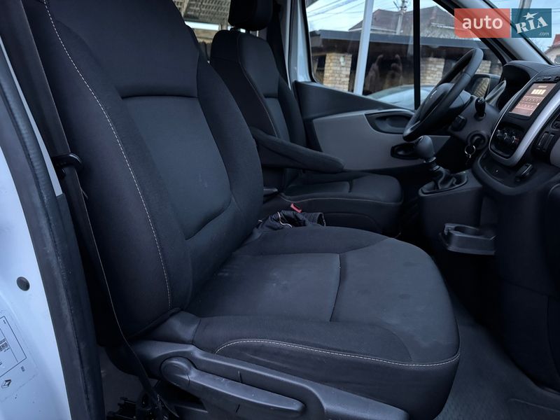 Грузопассажирский фургон Renault Trafic 2016 в Луцке