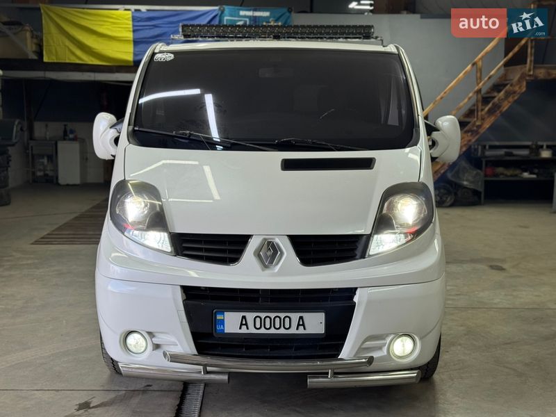 Минивэн Renault Trafic 2002 в Владимире фото 6 Минивэн Renault Trafic 2002 в Владимире