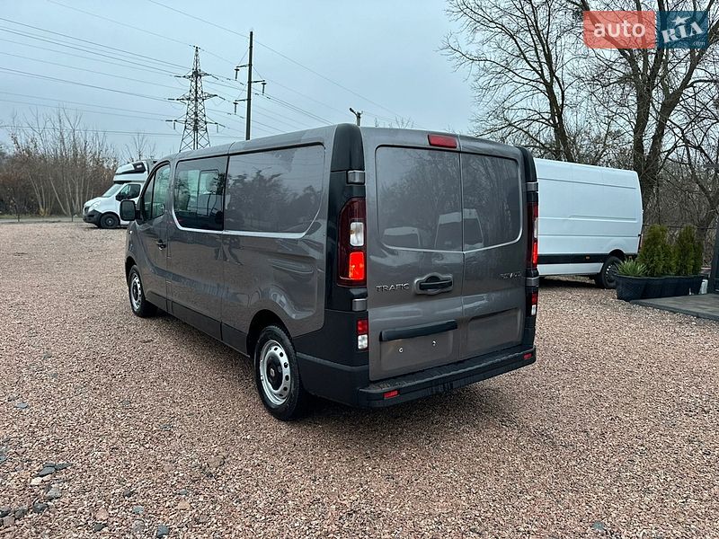 Грузопассажирский фургон Renault Trafic 2018 в Ровно